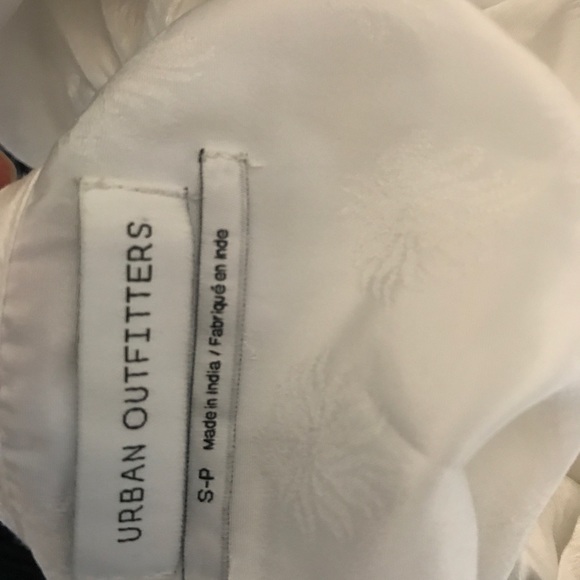 Urban Outfitters Crop Top Blouse - Picture 3 of 3